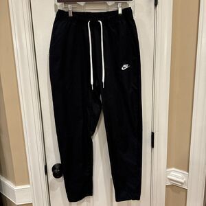 NWOT Nike Club Woven Tapered Leg Pants Black-White Men's Size M DX0623-010 Gym